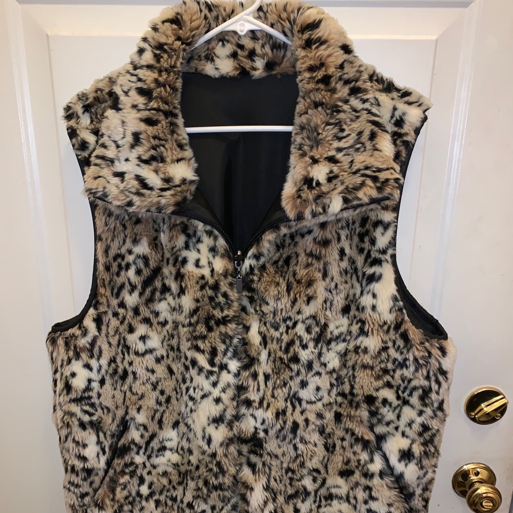 Reversible cheetah vest